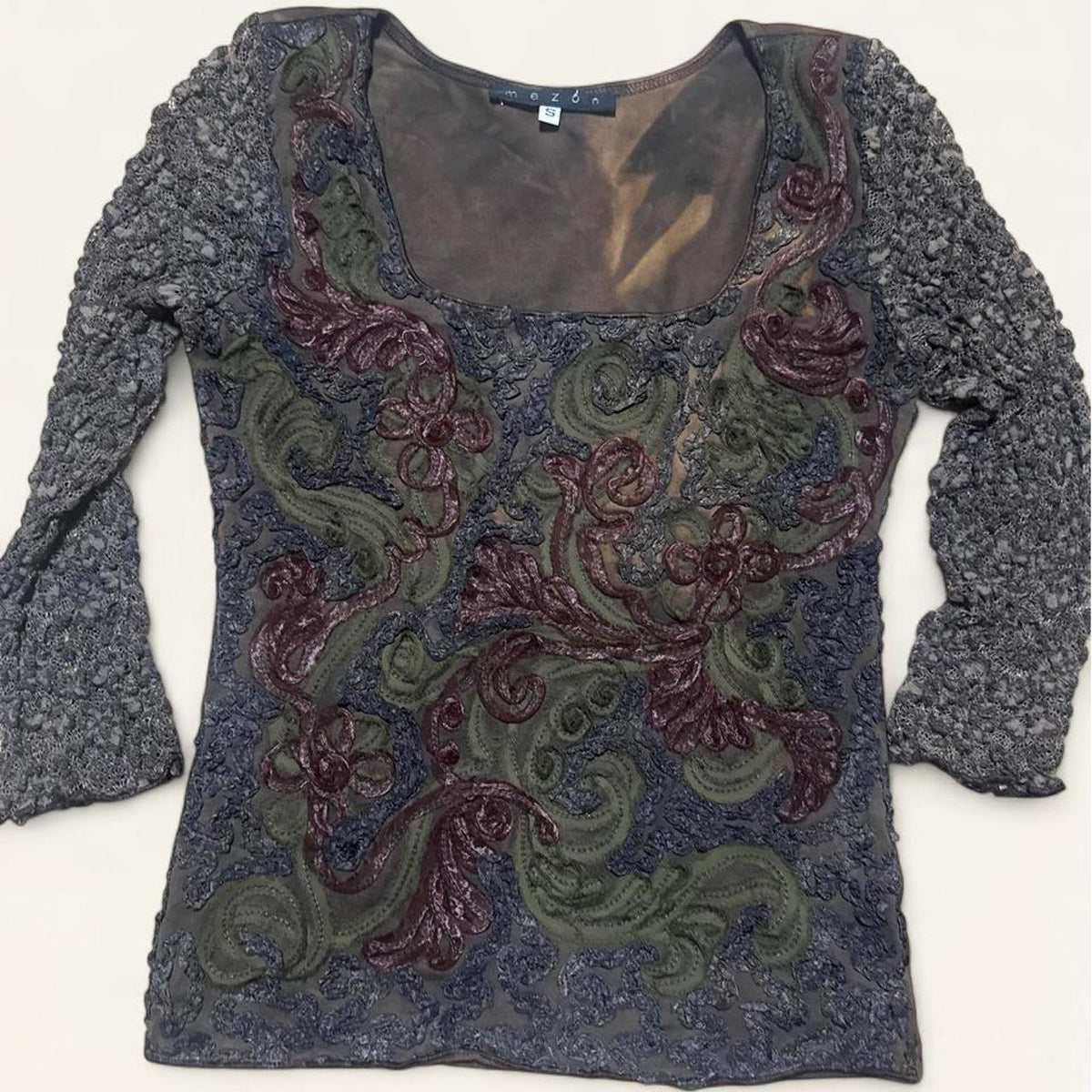 Mezon Embroidered Top